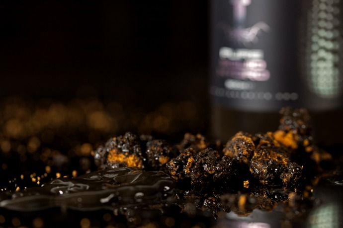 001_SQH_Close_Up_Bottle